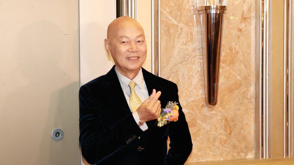 罗家英80大寿收汪明荃西装,被问谁更有钱秒答这句