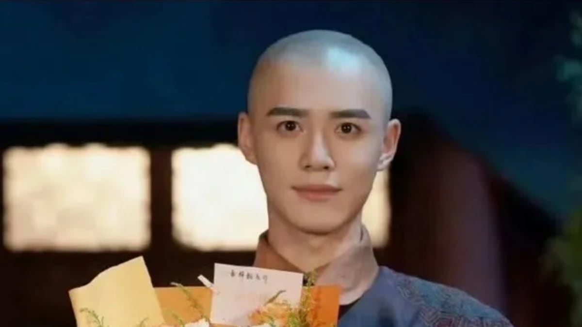 短剧《还珠》尔康被嘲像清朝僵尸,旧版意外翻红